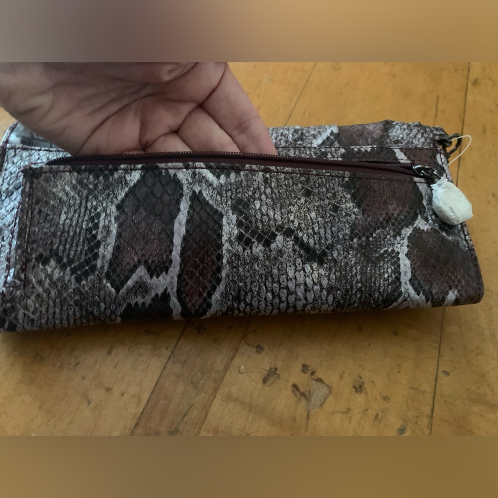 NWOT Style & Co fold over clutch purse w/wrist strap - Picture 9 of 10